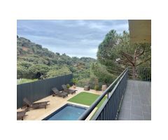 Casa con piscina en Cala Canyelles. Licencia turística.