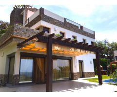 Chalet con vistas al mar en Canyelles