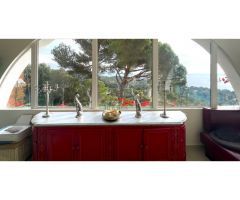 Villa de lujo delante del mar en urbanización privada