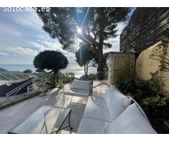Villa de lujo delante del mar en urbanización privada