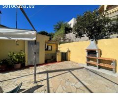 Casa en venta con licencia turística, vista al mar y piscina en Tossa de Mar