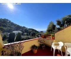 Casa en venta con licencia turística, vista al mar y piscina en Tossa de Mar