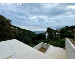 Villa de lujo con vista al mar en urbanización privada, en Tossa de Mar