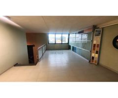 EDIFICIO URBANO DE TRES PLANTAS- VIDRERES