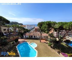 Ático en Fenals con vistas al mar y gran terraza solárium