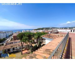 Ático en Fenals con vistas al mar y gran terraza solárium