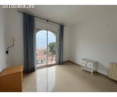 Ático en Fenals con vistas al mar y gran terraza solárium