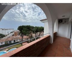 Ático en Fenals con vistas al mar y gran terraza solárium