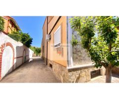 CHALET PAREADO ZONA GORMAIG