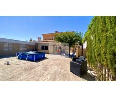 CHALET PAREADO ZONA GORMAIG