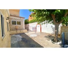 CHALET PAREADO ZONA GORMAIG