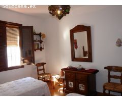 Se vende casa en el centro de Los Gallardos.
