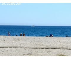 Fantásticas vistas, primera linea de playa.