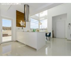 CHALET INDEPENDIENTE CON PISCINA Y PARCELA EN VERA PLAYA