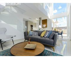 CHALET INDEPENDIENTE CON PISCINA Y PARCELA EN VERA PLAYA