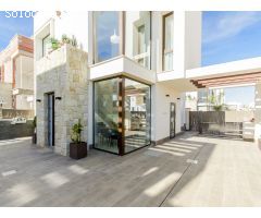 CHALET INDEPENDIENTE CON PISCINA Y PARCELA EN VERA PLAYA