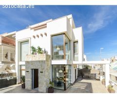 CHALET INDEPENDIENTE CON PISCINA Y PARCELA EN VERA PLAYA