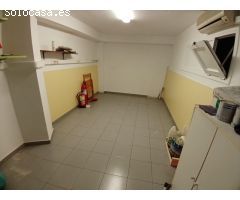 ¡Oportunidad Única en Centre Vila! Local Comercial en Venta: Espacio Versátil y