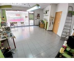 ¡Oportunidad Única en Centre Vila! Local Comercial en Venta: Espacio Versátil y