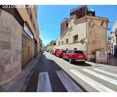 ¡Oportunidad Única en Centre Vila! Local Comercial en Venta: Espacio Versátil y