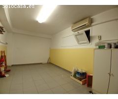 ¡Oportunidad Única en Centre Vila! Local Comercial en Venta: Espacio Versátil y