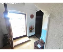 ¡Encantadora Casa de Pueblo para Reformar en Santa Margarida i els Monjos!