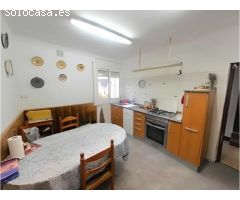 ¡Encantadora Casa de Pueblo para Reformar en Santa Margarida i els Monjos!