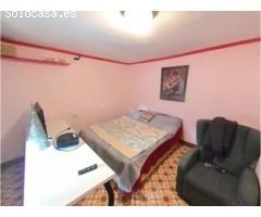 ¡Encantadora Casa de Pueblo para Reformar en Santa Margarida i els Monjos!