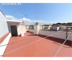 ¡Oportunidad única en Segur de Calafell! Ático dúplex con terraza privada y dos