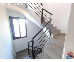 ¡Oportunidad única en Segur de Calafell! Ático dúplex con terraza privada y dos