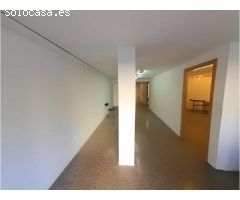 Oportunidad Única: Local Comercial en Venta/Alquiler en el Barrio de Poblenou,
