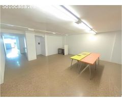 Oportunidad Única: Local Comercial en Venta/Alquiler en el Barrio de Poblenou,