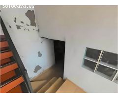 Oportunidad Inmobiliaria en Centre Vila: Casa Histórica con Inquilino y