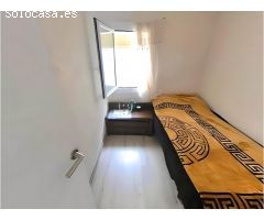 Oportunidad Inmobiliaria en Centre Vila: Casa Histórica con Inquilino y