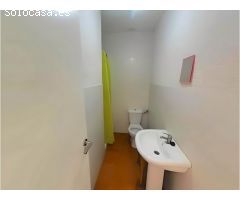 Oportunidad Inmobiliaria en Centre Vila: Casa Histórica con Inquilino y