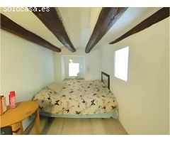 Oportunidad Inmobiliaria en Centre Vila: Casa histórica con Inquilino y