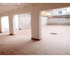 Local comercial en alquiler en el centro de Vilafranca del Penedès, ideal para