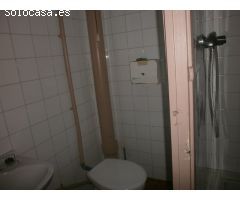 Local en Vilafranca del Penedés, ubicado en zona comercial y bien comunicada.