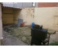 Local en Vilafranca del Penedés, ubicado en zona comercial y bien comunicada.