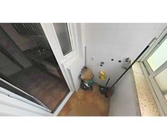 ¡Oportunidad única en Segur de Calafell! Piso con piscina, terraza, parking y