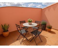 Ático dúplex con terraza, piscina y vistas en Santa Margarida i els Monjos -