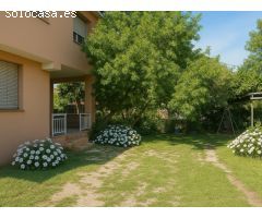 Amplia casa con jardín y piscina en pleno corazón de Guardiola de Font-Rubí