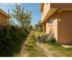 Amplia casa con jardín y piscina en pleno corazón de Guardiola de Font-Rubí