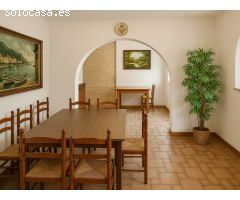Amplia casa con jardín y piscina en pleno corazón de Guardiola de Font-Rubí