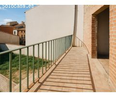 Gran Casa a Reformar con Jardín en La Granada - ¡Potencial Increíble!