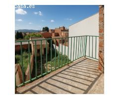 Gran Casa a Reformar con Jardín en La Granada - ¡Potencial Increíble!