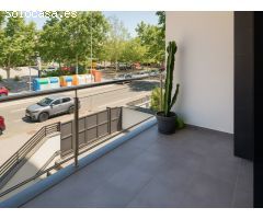 Casa esquinera seminueva con jardín privado, solárium y piscina en Moli den