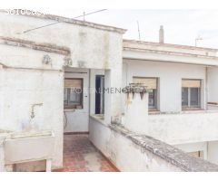 Piso para reformar con terraza en el centro de Mahón