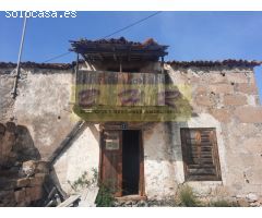 Terreno con casa a reformar de 45 m2 por planta (dos plantas)