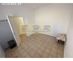 SE VENDE FABULOSA CASA TERRERA EN EL DESIERTO (GRANADILLA DE ABONA.)
